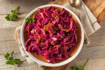 Braised red cabbage